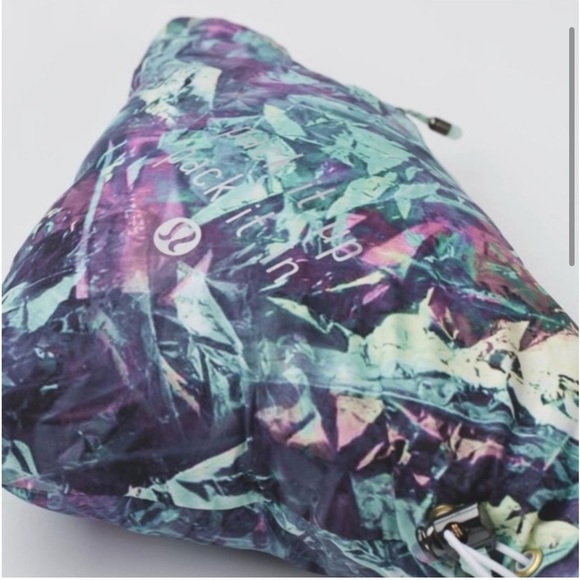 Lululemon Miss Misty II Iridescent Multi Colors! Multi purpose jacket - Picture 4 of 5